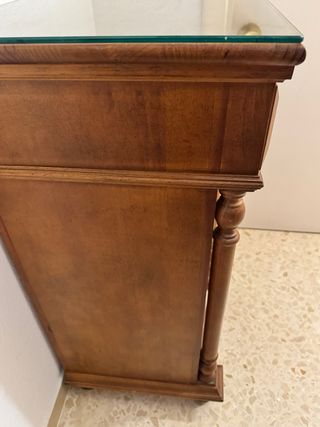 Mesita de noche estilo rondeño