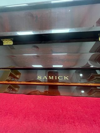 Piano Samick