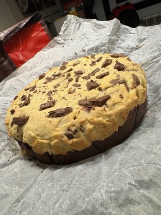 Cookiebrownie con nueces y chocolate