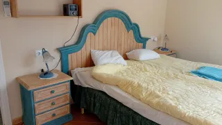 Conjunto de habitación: mesita y cabecero