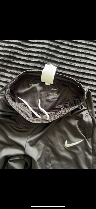 Pantalones Nike negros para niño