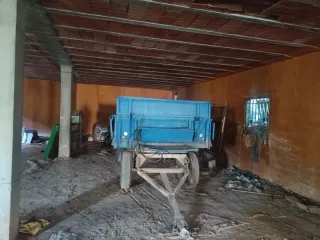 Remolque agrícola basculante en perfecto estado