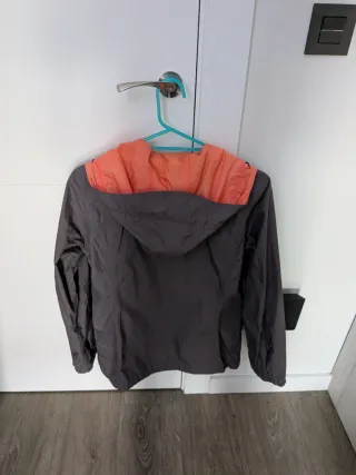 Chaqueta Columbia impermeable gris y naranja