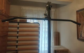 Banco de pesas multiestación con discos y barra