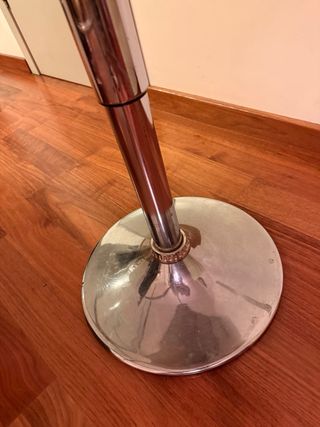 Taburetes de barra cocina plateados y blancos