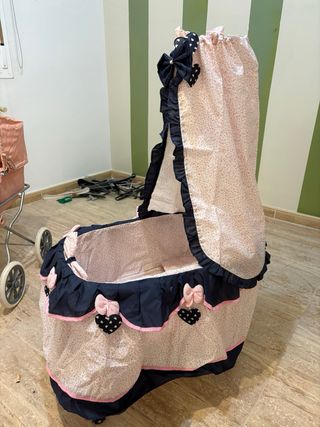 Coche y capazo para muñecas