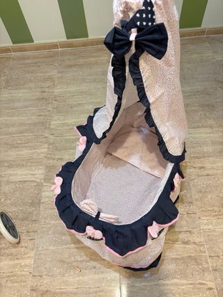 Coche y capazo para muñecas