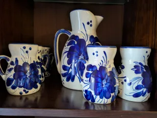 Juego de jarra y 6 vasos de cerámica