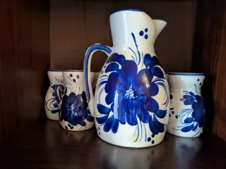 Juego de jarra y 6 vasos de cerámica