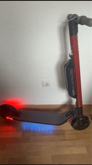 Patinete eléctrico Segway Ninebot SEAT (ES2)