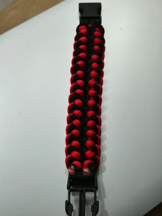 Pulsera Paracord Hecha a Mano