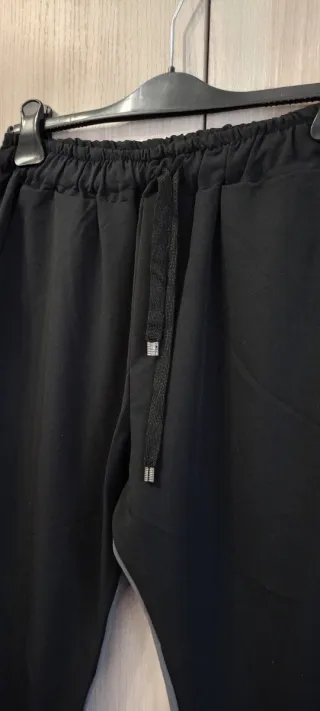 Pantaloni sportivi OVS neri con banda rossa