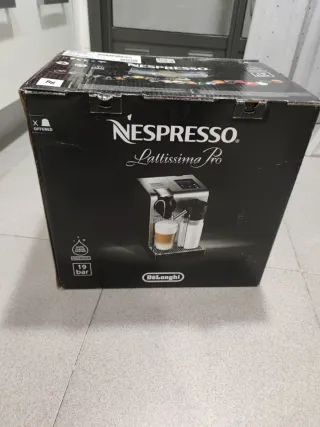 Cafetera Nespresso Lattissima Pro