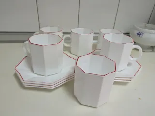 Juego de café porcelana blanco y rojo