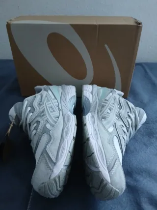 Zapatillas Asics Gris/Blanco Talla 42