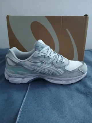 Zapatillas Asics Gris/Blanco Talla 42