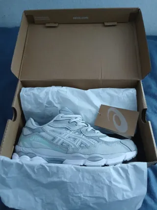 Zapatillas Asics Gris/Blanco Talla 42