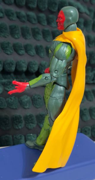 Figura Marvel Legends Vision Hasbro