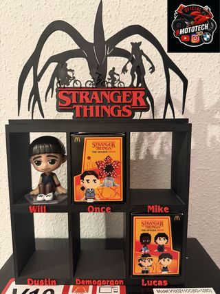 Expositor muñecos McDonalds Stranger Things