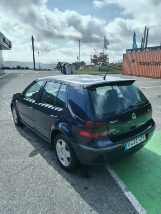 Volkswagen Golf Azul
