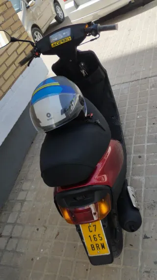 Yamaha Jog Scooter Roja