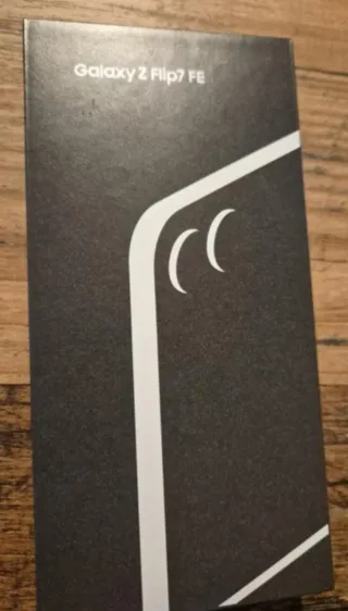 Samsung Galaxy Z Flip7 FE