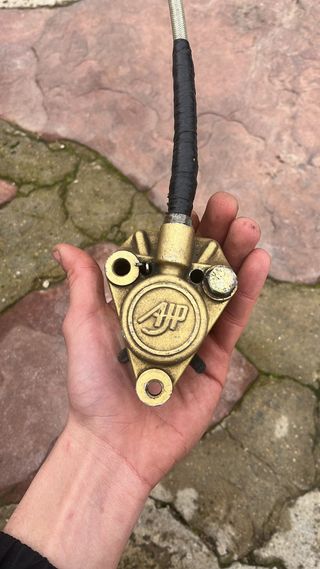 Tornillería, Frenos, y mas piezas Derbi savannah