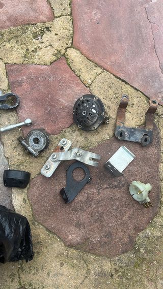Tornillería, Frenos, y mas piezas Derbi savannah
