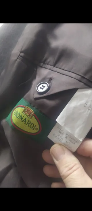 Traje de caballero con chaleco y corbata