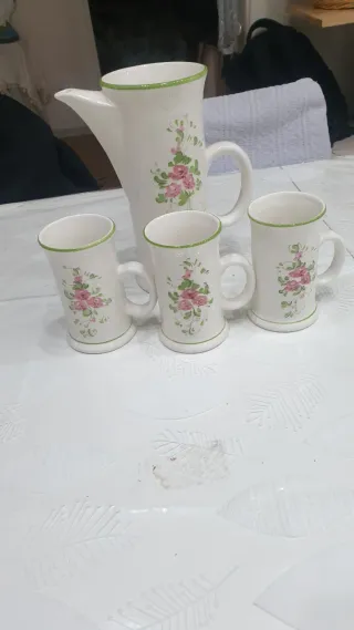 Brocca con 3 boccali decorati