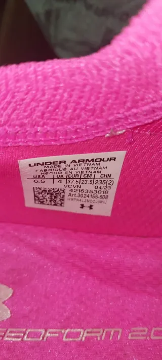 Zapatillas Under Armour Rosas y Blancas