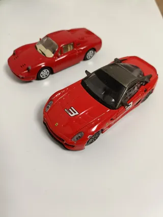 Coches Ferraris Juguetes BBURAGO 1/43 Rojos