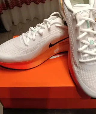 Zapatillas Nike Talla 41 Naranja y Blanco