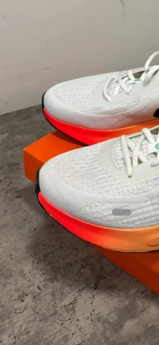 Zapatillas Nike Talla 41 Naranja y Blanco