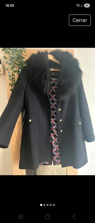 Abrigo Zara con cuello de pelo