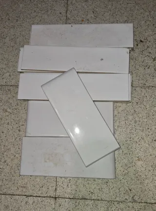 Restos de baldosas cerámicas