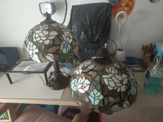 Lampade da soffitto e da comodino in stile Tiffany