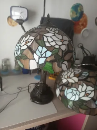 Lampade da soffitto e da comodino in stile Tiffany