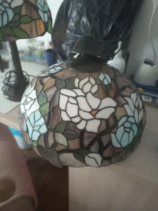 Lampade da soffitto e da comodino in stile Tiffany