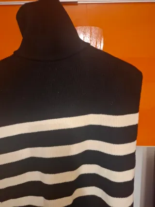 Chaleco rayas Zara cuello alto cremallera .