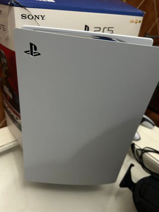 Console Sony PS5 + Gioco Call of Duty MWIII