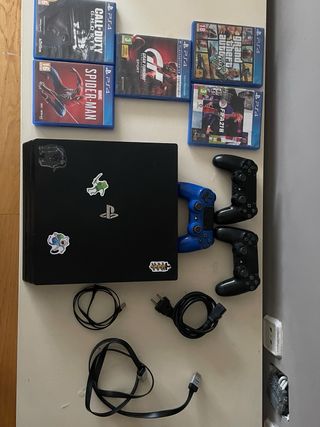 Consola Sony PS4 Pro Negra + 4 Mandos y Juegos
