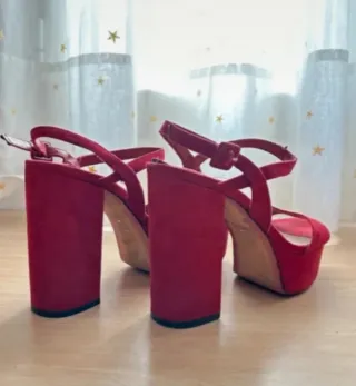 Sandalias de tacón plataforma Stradivarius burdeos