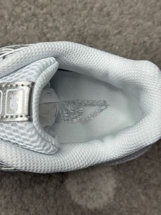 New Balance 740, talla 38