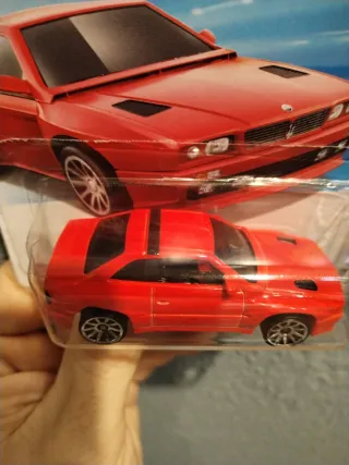 Hot Wheels Maserati Shamal Rojo 2025