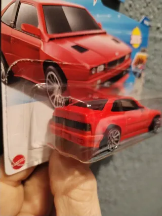 Hot Wheels Maserati Shamal Rojo 2025