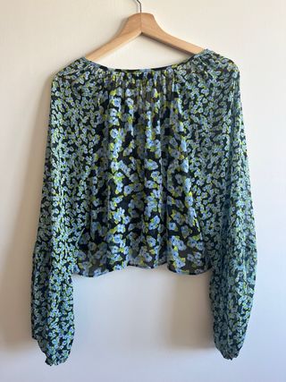 Blusa Zara floral manga larga