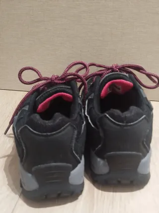 Zapatillas Hi-Tec Negras y Rosas