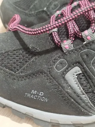 Zapatillas Hi-Tec Negras y Rosas