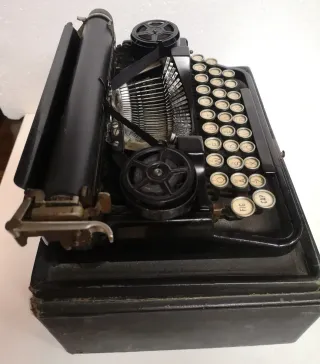 Máquina de escribir Underwood Standard Portable